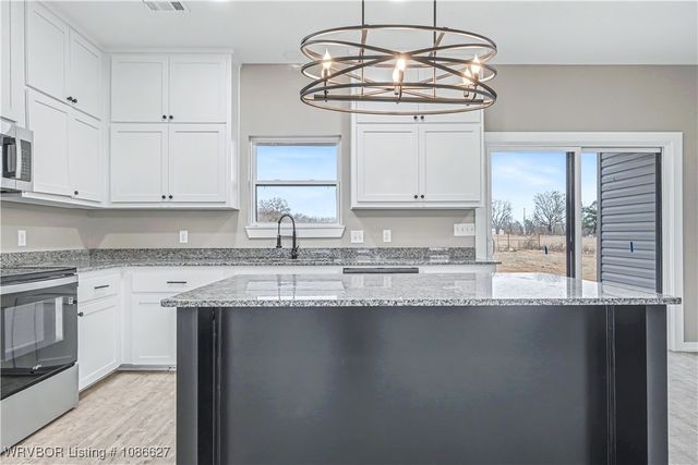 101 Hall Lane, Pocola, OK 74902