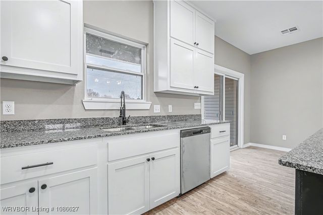 101 Hall Lane, Pocola, OK 74902