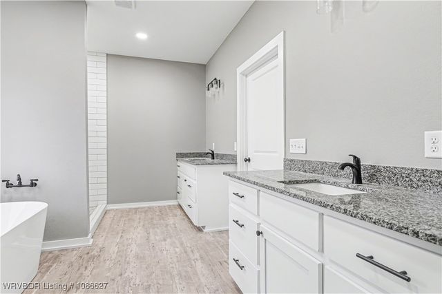 101 Hall Lane, Pocola, OK 74902