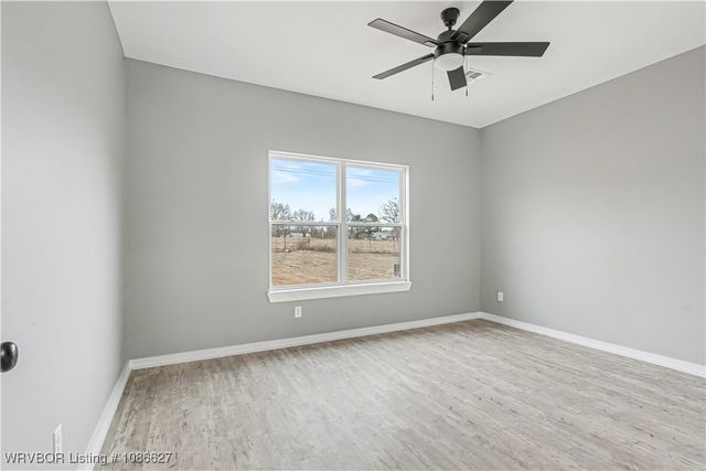 101 Hall Lane, Pocola, OK 74902