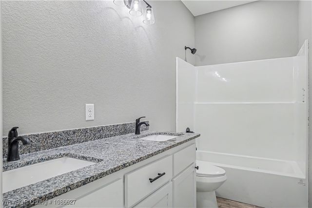 101 Hall Lane, Pocola, OK 74902