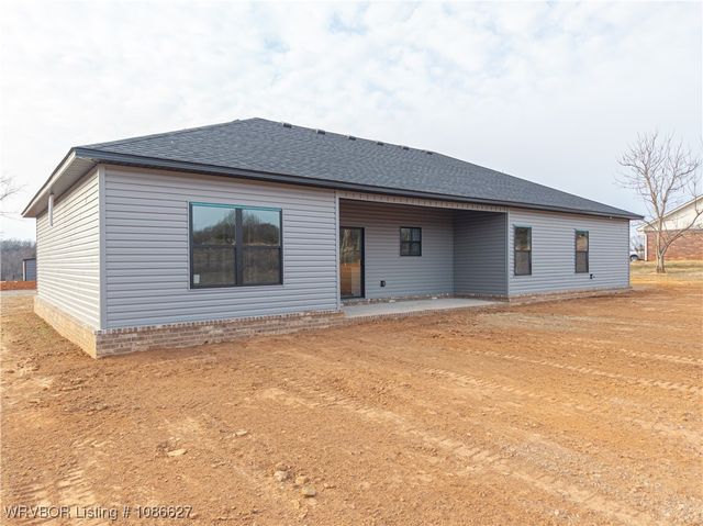 101 Hall Lane, Pocola, OK 74902