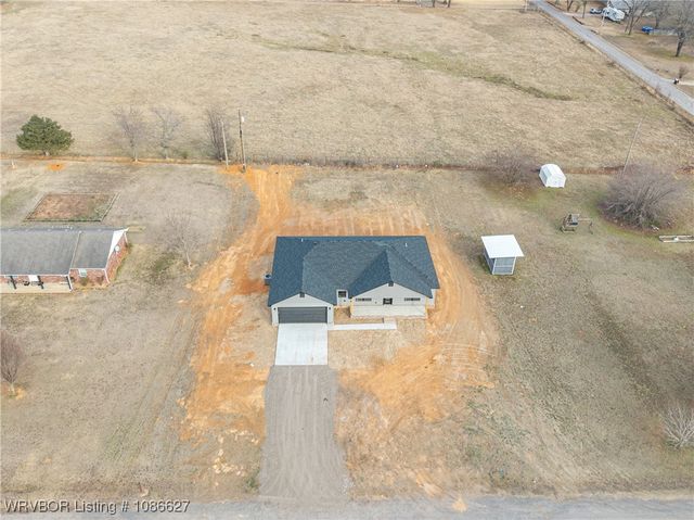 101 Hall Lane, Pocola, OK 74902