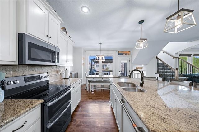 19276 W 210TH Street, Spring Hill, KS 66083