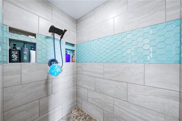 19276 W 210TH Street, Spring Hill, KS 66083