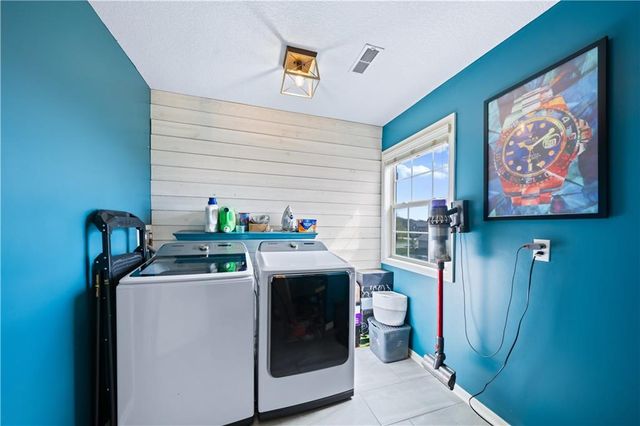 19276 W 210TH Street, Spring Hill, KS 66083