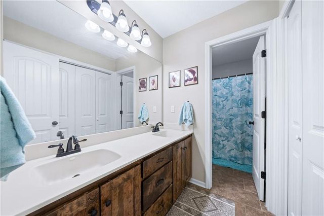 19276 W 210TH Street, Spring Hill, KS 66083