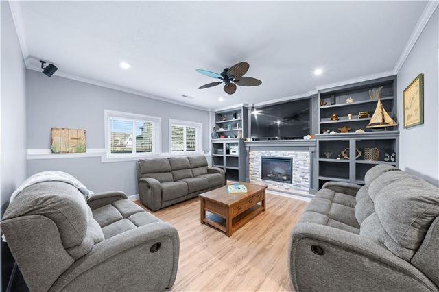 19276 W 210TH Street, Spring Hill, KS 66083