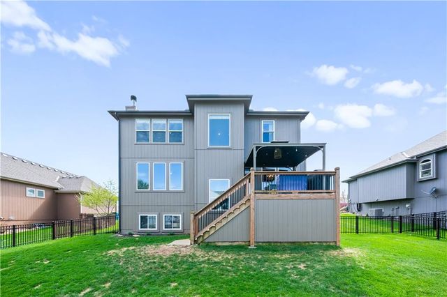19276 W 210TH Street, Spring Hill, KS 66083