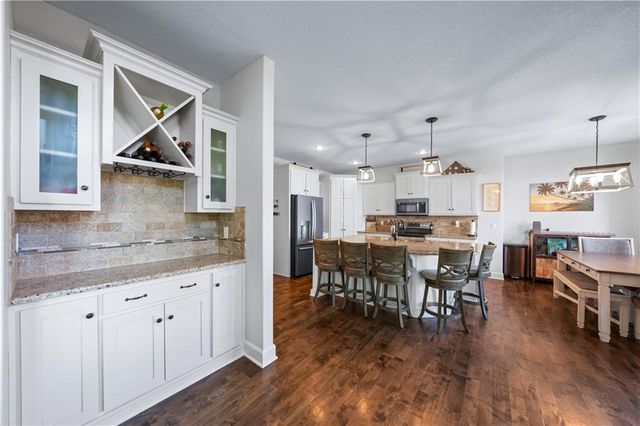19276 W 210TH Street, Spring Hill, KS 66083