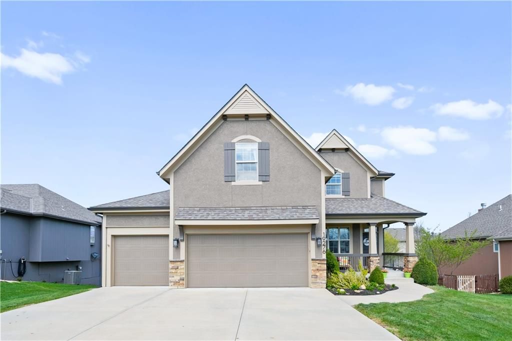 19276 W 210TH Street, Spring Hill, KS 66083