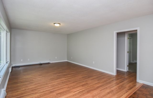 1188 West Brookfield Road, New Braintree, MA 01531