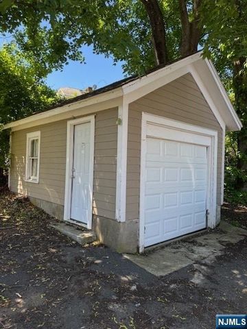 252 Spring Street, Newton, NJ 07860