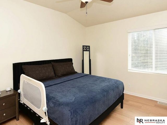 815 Edgewater Circle, Papillion, NE 68046