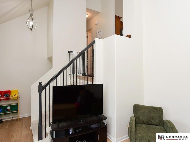 815 Edgewater Circle, Papillion, NE 68046