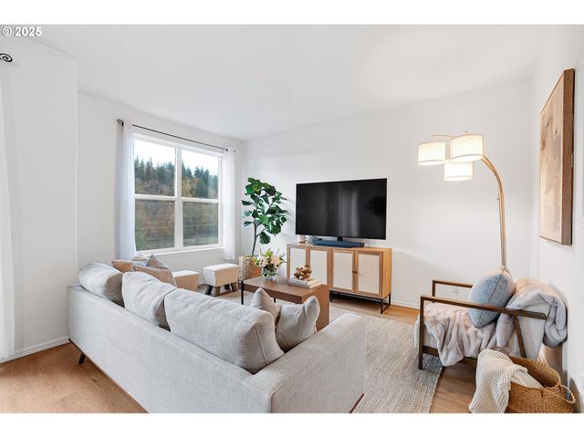 249 Nw BATTAGLIA Ave, Gresham, OR 97030