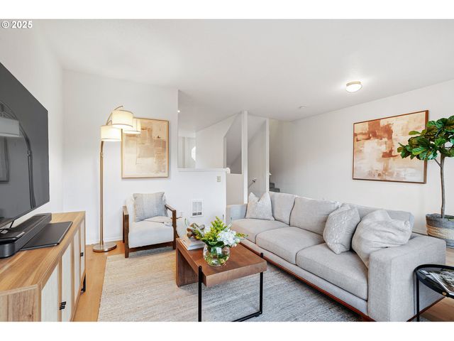 249 Nw BATTAGLIA Ave, Gresham, OR 97030