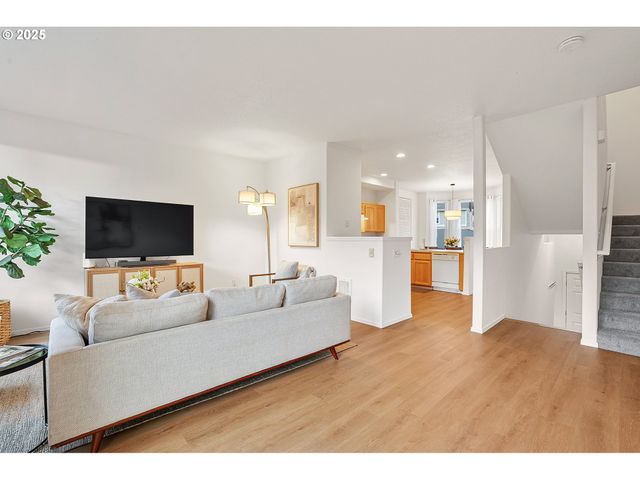 249 Nw BATTAGLIA Ave, Gresham, OR 97030