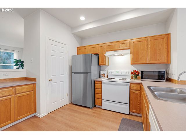 249 Nw BATTAGLIA Ave, Gresham, OR 97030