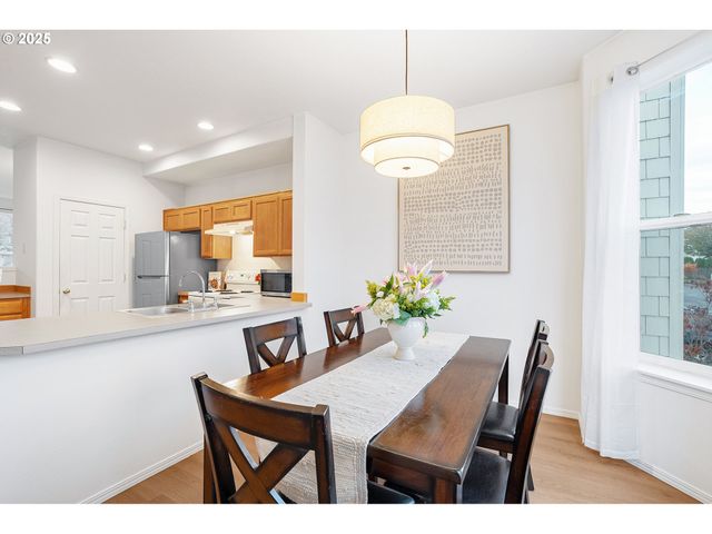 249 Nw BATTAGLIA Ave, Gresham, OR 97030