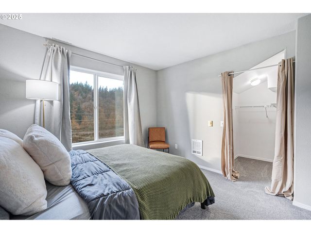 249 Nw BATTAGLIA Ave, Gresham, OR 97030