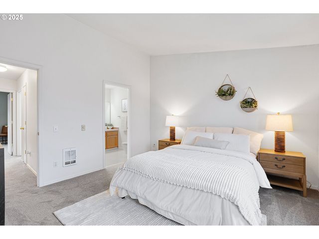 249 Nw BATTAGLIA Ave, Gresham, OR 97030