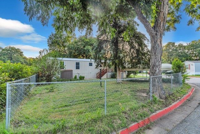 614 Autumn Leaves Trail 99, Grand Prairie, TX 75060