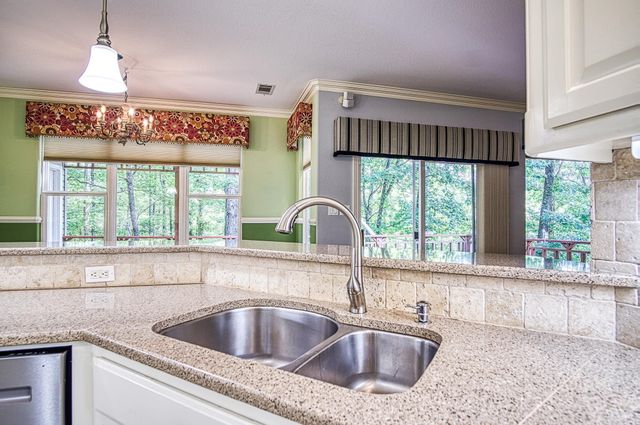 3 SACEDON Circle, Hot Springs Village, AR 71909