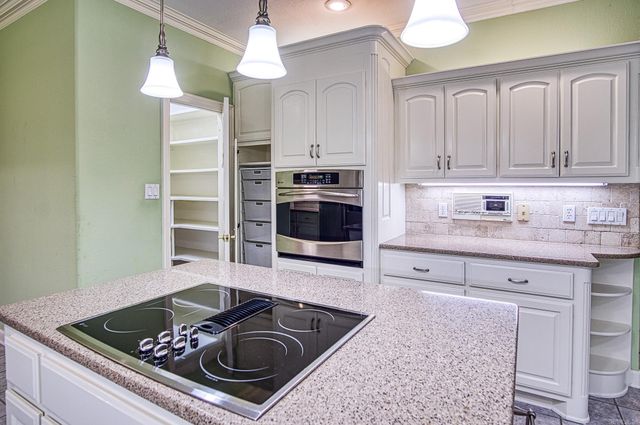 3 SACEDON Circle, Hot Springs Village, AR 71909