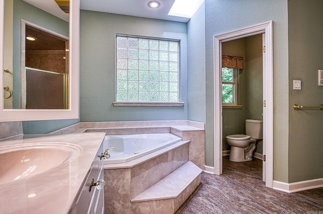 3 SACEDON Circle, Hot Springs Village, AR 71909