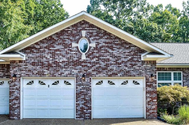 3 SACEDON Circle, Hot Springs Village, AR 71909