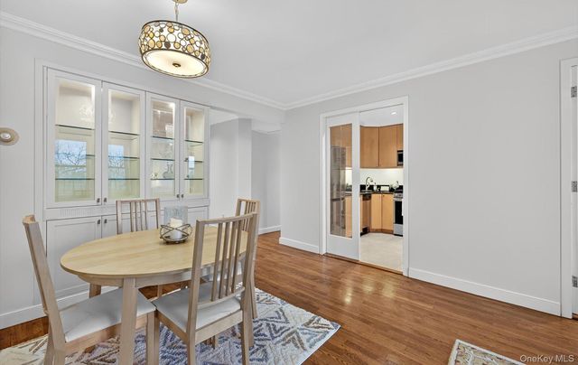 42-30 Douglaston Parkway 5N, Douglaston, NY 11363