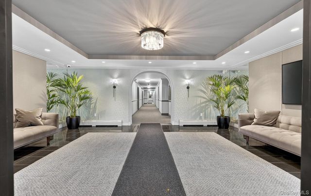 42-30 Douglaston Parkway 5N, Douglaston, NY 11363