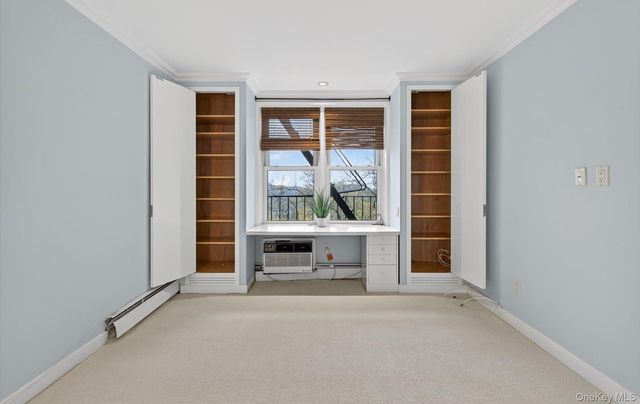 42-30 Douglaston Parkway 5N, Douglaston, NY 11363