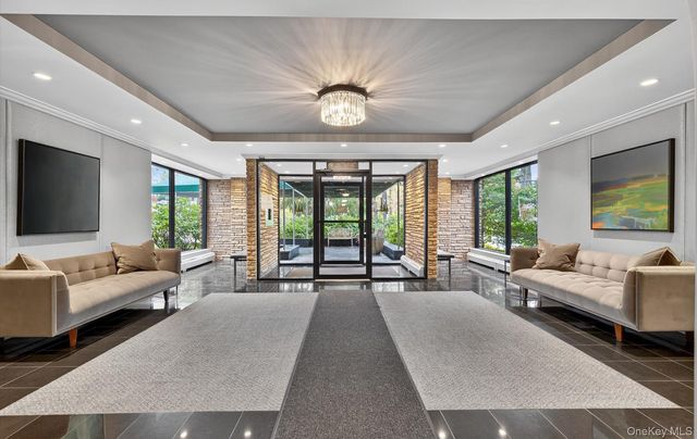 42-30 Douglaston Parkway 5N, Douglaston, NY 11363