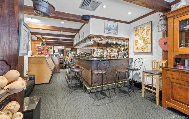 42-30 Douglaston Parkway 5N, Douglaston, NY 11363