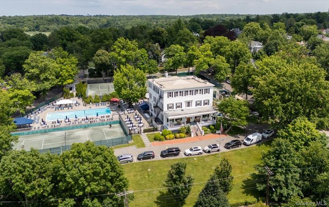 42-30 Douglaston Parkway 5N, Douglaston, NY 11363