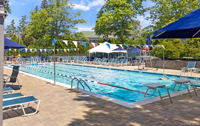 42-30 Douglaston Parkway 5N, Douglaston, NY 11363