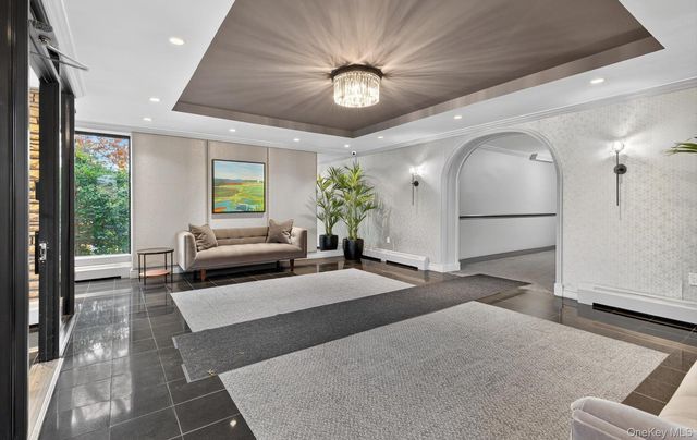 42-30 Douglaston Parkway 5N, Douglaston, NY 11363