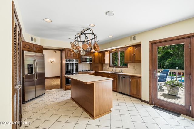 195 Lamdan Lane, Toms River, NJ 08753