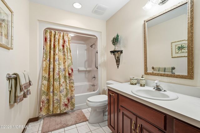 195 Lamdan Lane, Toms River, NJ 08753