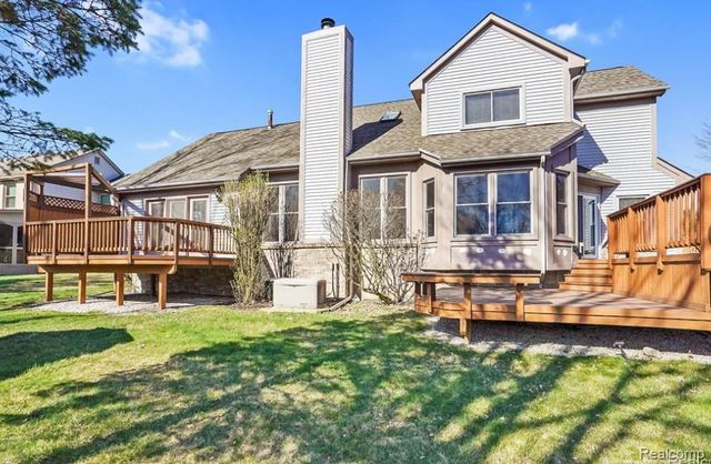 24606 Ridgeview Drive, Farmington Hills, MI 48336