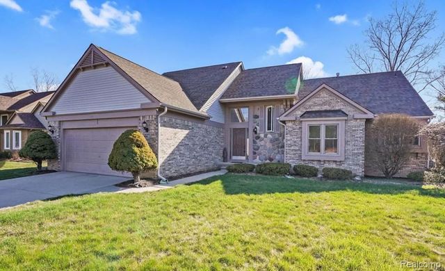 24606 Ridgeview Drive, Farmington Hills, MI 48336