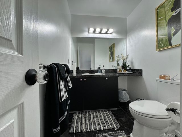 24606 Ridgeview Drive, Farmington Hills, MI 48336