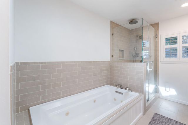 6162 Meadow Lake Lane, Houston, TX 77057