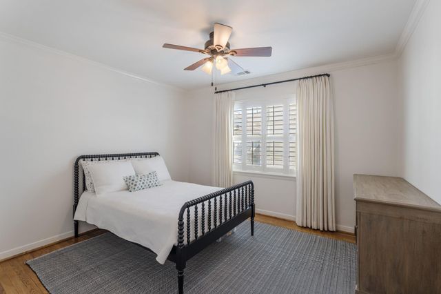 6162 Meadow Lake Lane, Houston, TX 77057