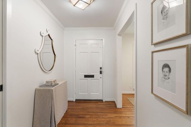 6162 Meadow Lake Lane, Houston, TX 77057