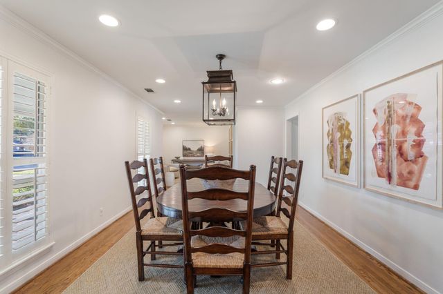 6162 Meadow Lake Lane, Houston, TX 77057