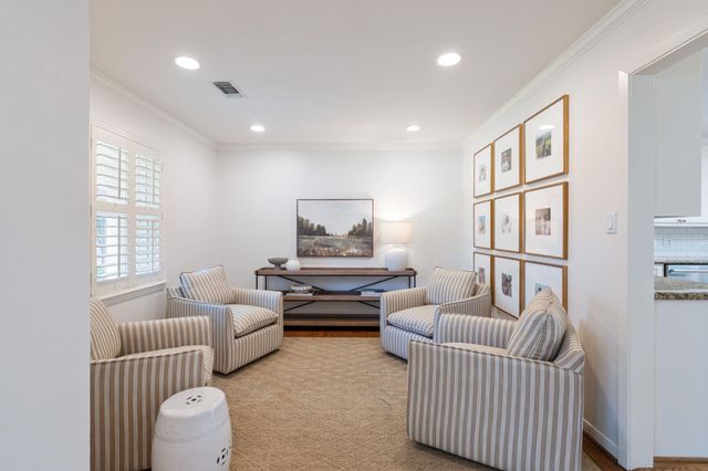 6162 Meadow Lake Lane, Houston, TX 77057