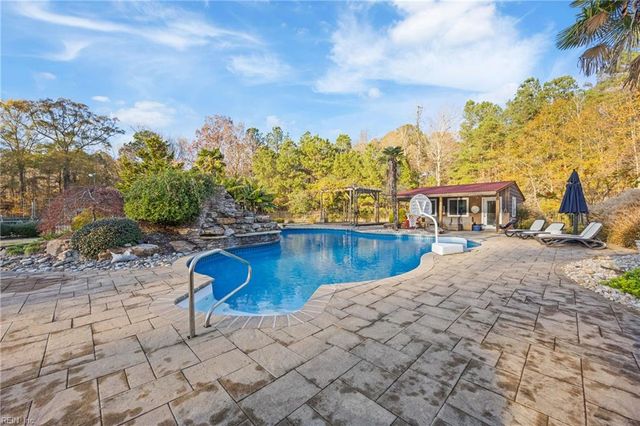 500 Fordsmere RD, Chesapeake, VA 23322